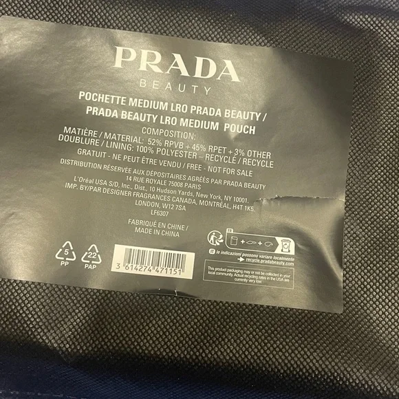 💓Prada Men's Black Toiletry Bag with Red Stripe - Picture 11 of 11